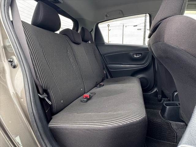 TOYOTA VITZ  4WD 2014