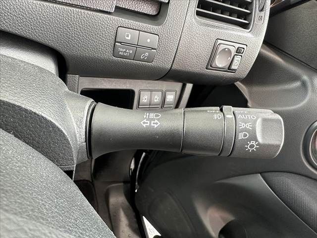 NISSAN SERENA  S-HYBRID 2012