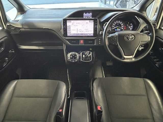 TOYOTA NOAH HYBRID 2019