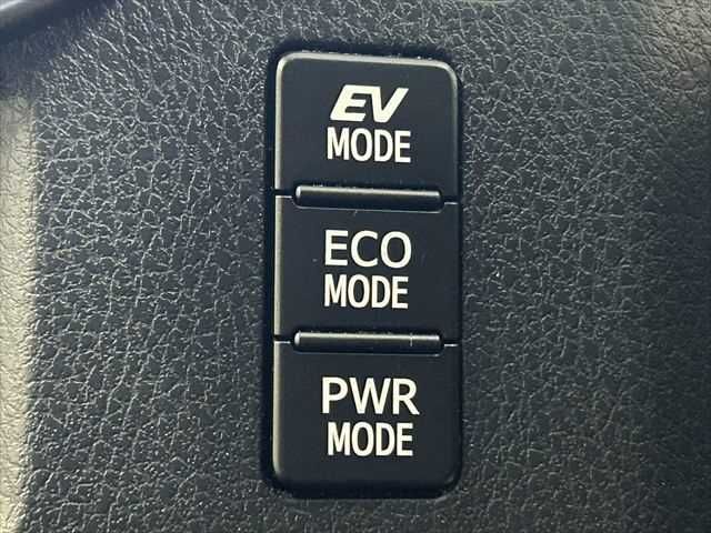 TOYOTA NOAH HYBRID 2019