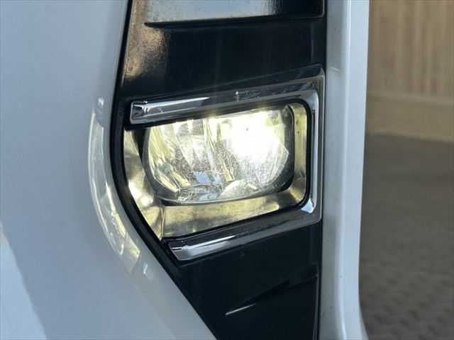 TOYOTA NOAH HYBRID 2019