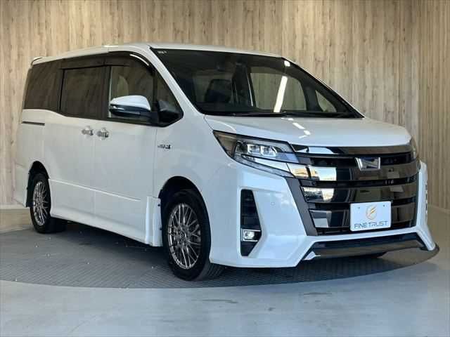 TOYOTA NOAH HYBRID 2019