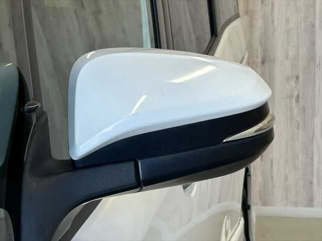 TOYOTA NOAH HYBRID 2019