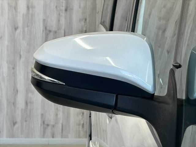 TOYOTA NOAH HYBRID 2019