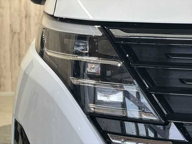 NISSAN SERENA  WG 2023