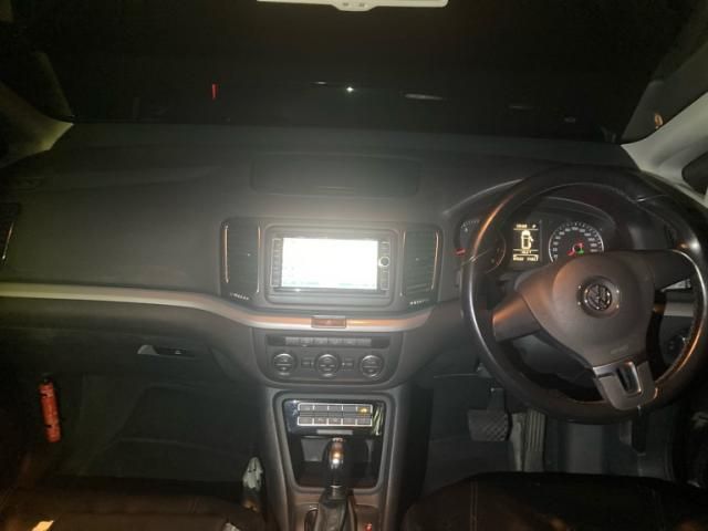 VOLKSWAGEN VOLKSWAGEN SHARAN 2012