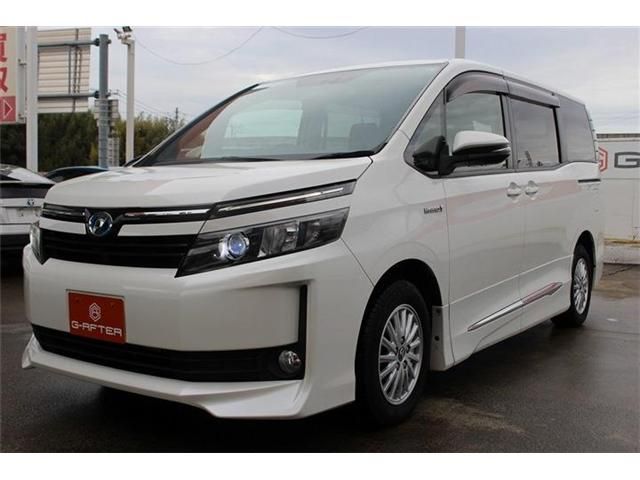 TOYOTA VOXY HYBRID 2015