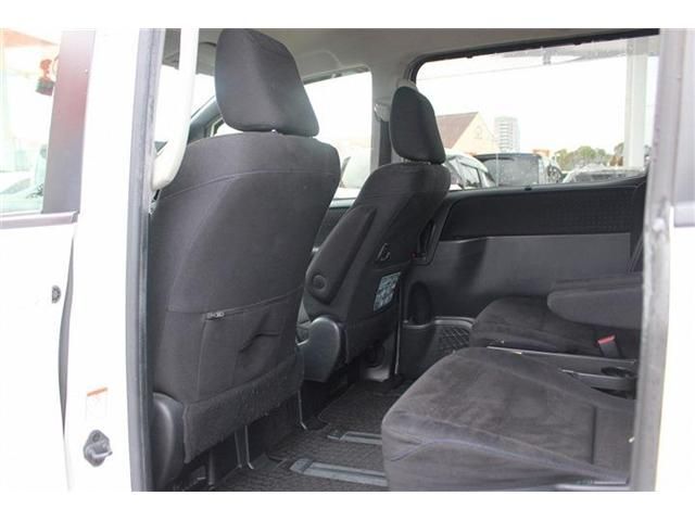 TOYOTA VOXY HYBRID 2015