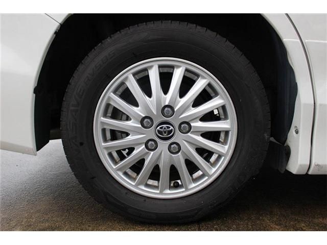 TOYOTA VOXY HYBRID 2015