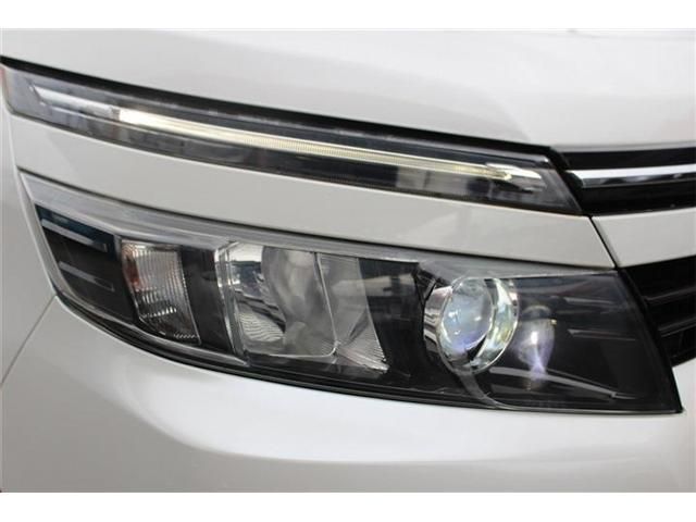 TOYOTA VOXY HYBRID 2015