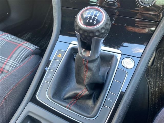 VOLKSWAGEN VOLKSWAGEN GOLF GTI 2018