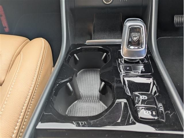 VOLVO VOLVO XC40 2020