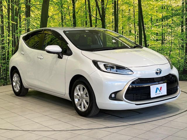 TOYOTA AQUA 2024