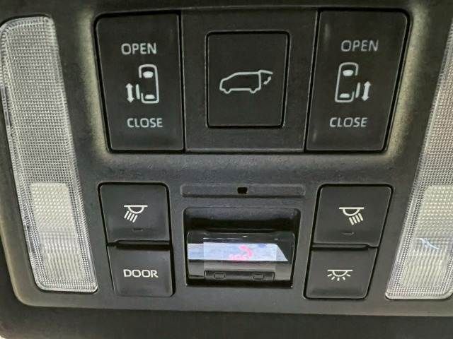 TOYOTA NOAH HYBRID 2023