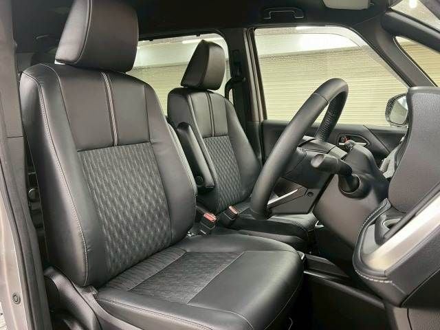 TOYOTA NOAH HYBRID 2023