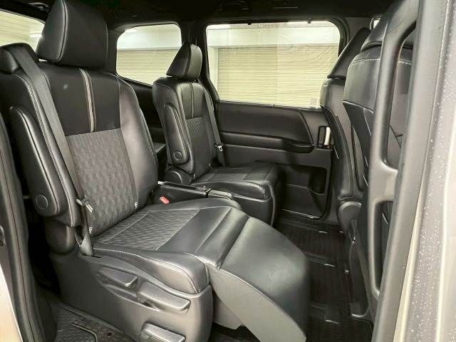 TOYOTA NOAH HYBRID 2023