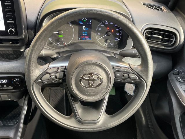 TOYOTA YARIS HYBRID 2022