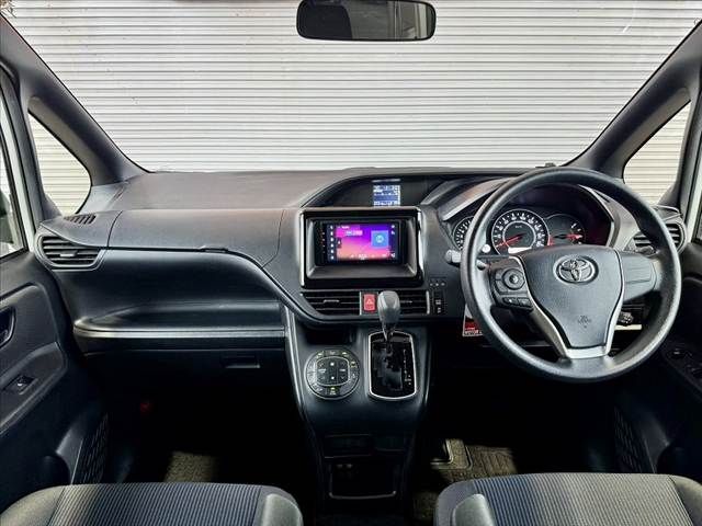 TOYOTA NOAH 2018