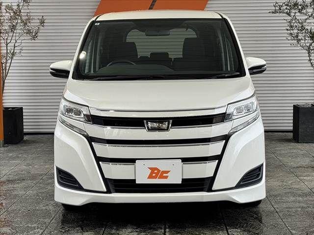TOYOTA NOAH 2018