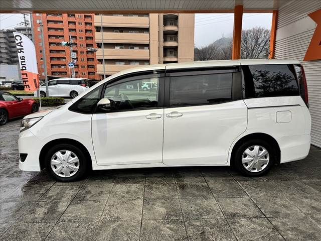 TOYOTA NOAH 2018