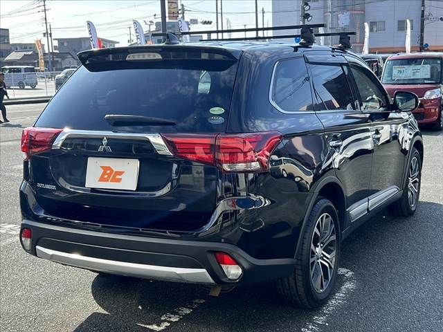 MITSUBISHI OUTLANDER 4WD 2015