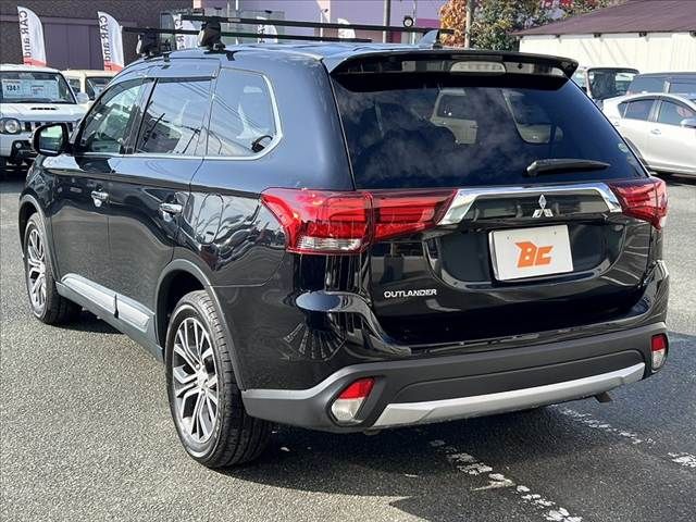 MITSUBISHI OUTLANDER 4WD 2015