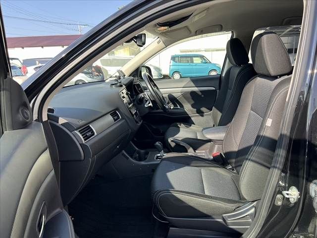 MITSUBISHI OUTLANDER 4WD 2015