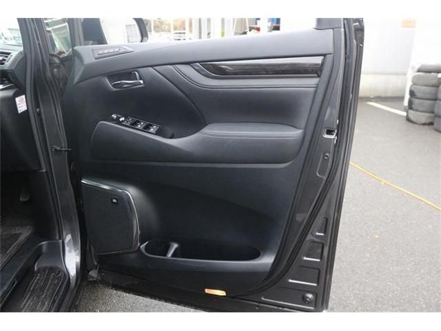 TOYOTA ALPHARD hybrid 4WD 2015