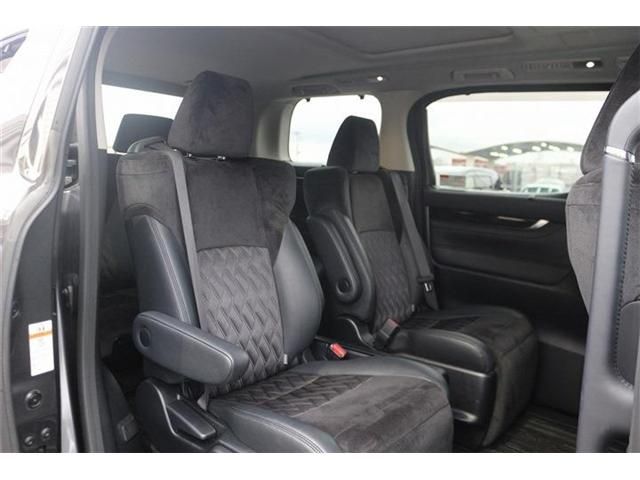 TOYOTA ALPHARD hybrid 4WD 2015