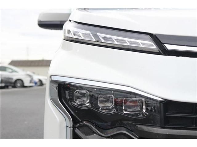 TOYOTA VOXY HYBRID 2025