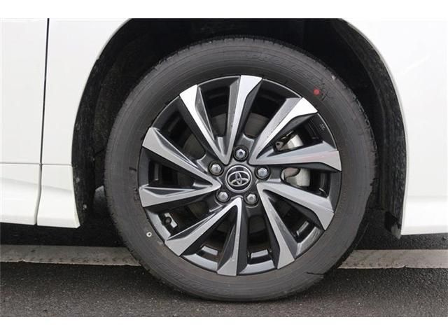 TOYOTA VOXY HYBRID 2025