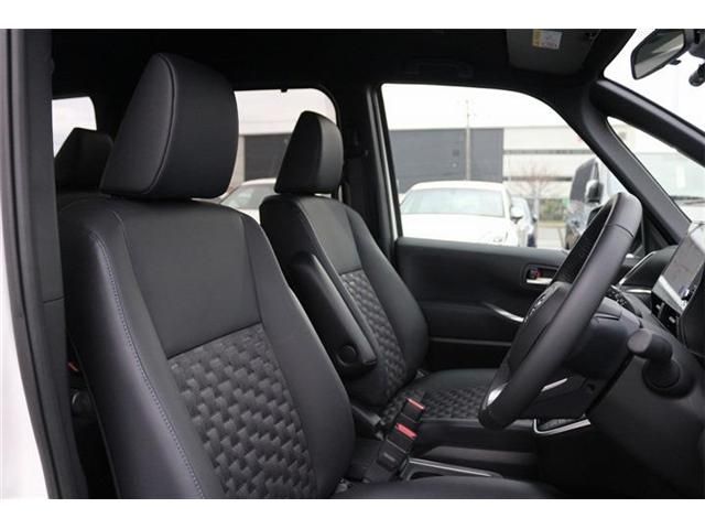 TOYOTA VOXY HYBRID 2025