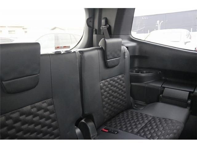 TOYOTA VOXY HYBRID 2025