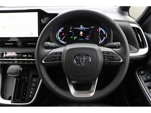 TOYOTA VOXY HYBRID 2025