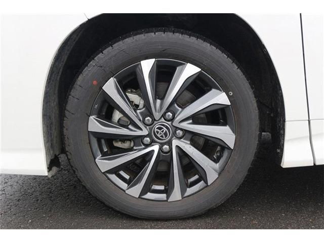 TOYOTA VOXY HYBRID 2025