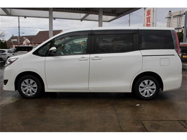 TOYOTA NOAH 2020