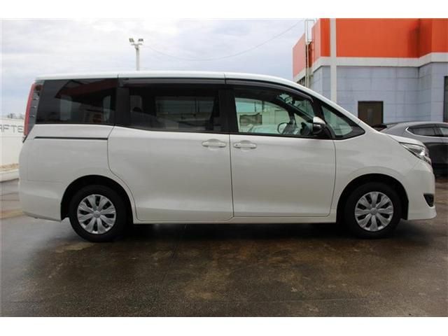TOYOTA NOAH 2020