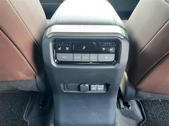 TOYOTA LANDCRUISER 250 2024