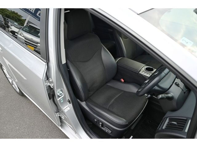 TOYOTA PRIUS Alpha 2016