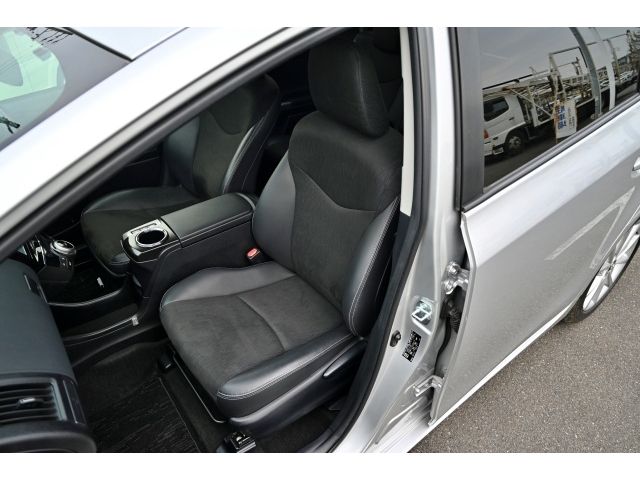 TOYOTA PRIUS Alpha 2016