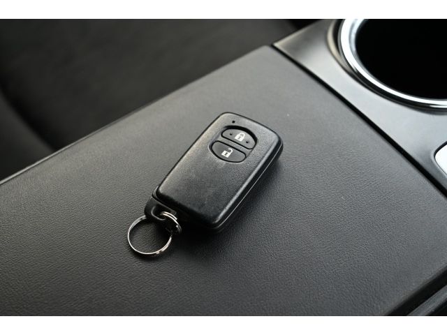 TOYOTA PRIUS Alpha 2016