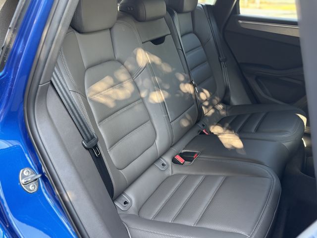 PORSCHE PORSCHE Macan 2016