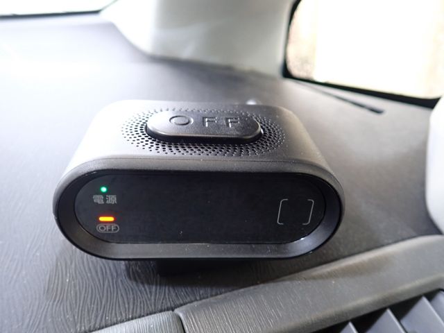 TOYOTA PRIUS Alpha 2012