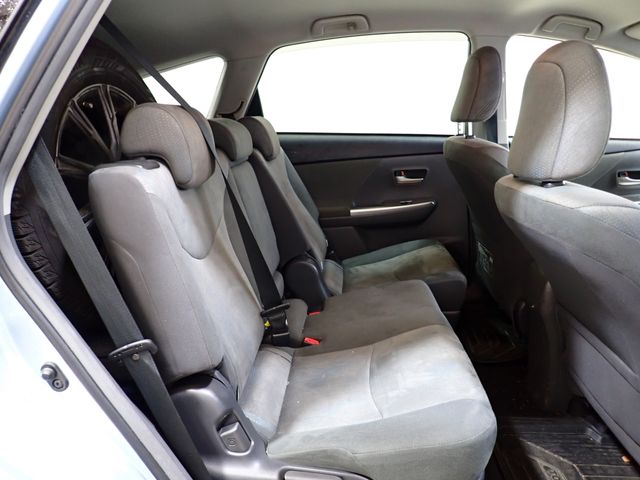 TOYOTA PRIUS Alpha 2012