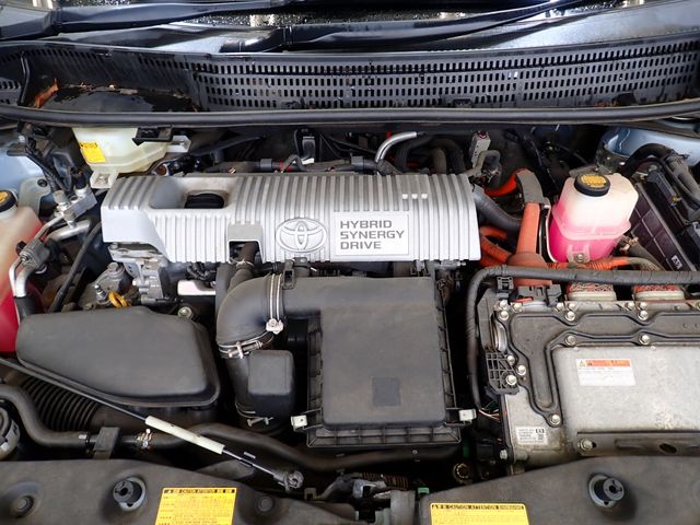 TOYOTA PRIUS Alpha 2012