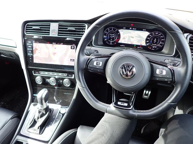 VOLKSWAGEN VOLKSWAGEN GOLF R VARIANT 2017