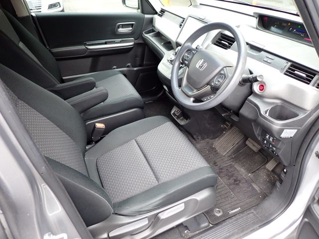 HONDA FREED plus 2017