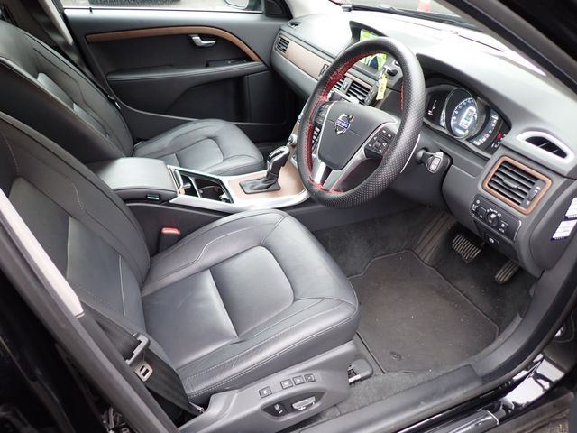 VOLVO VOLVO V70 2015