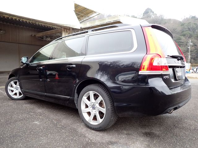 VOLVO VOLVO V70 2015