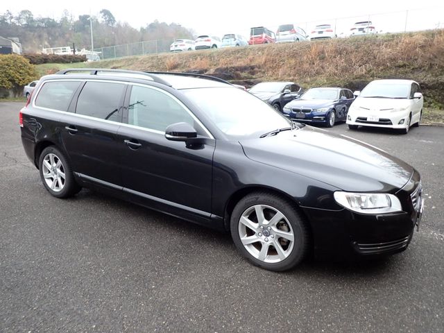 VOLVO VOLVO V70 2015